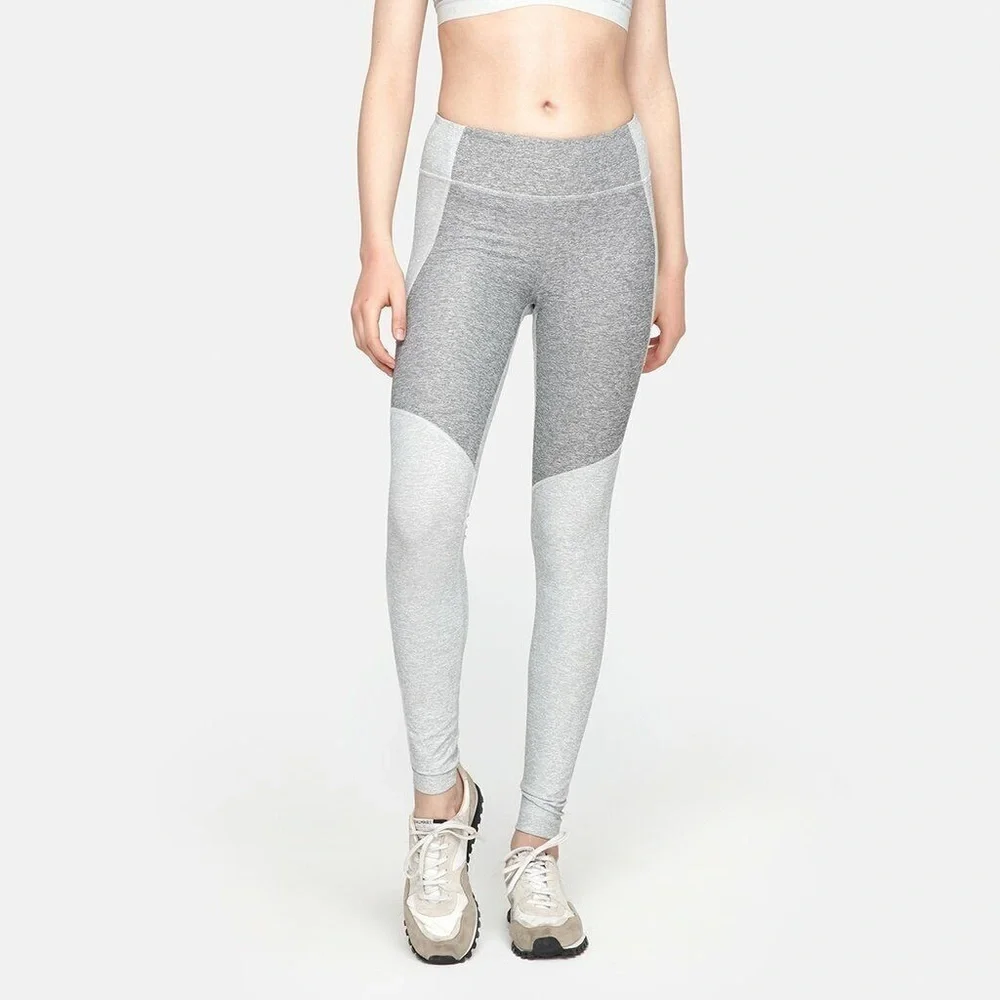 OUTDOOR VOICES Space Dye Two Toned Gray 3/4 Length Legging Size Medium - Picture 1 of 9